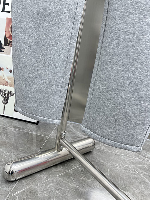 モンクレールコピー MONCLER レザーパッチ刺繍ロゴ厚のカジュアルパンツ