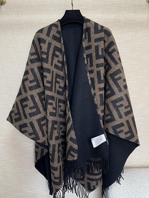 フェンディスーパーコピー FFモノグラムの両面ケープスカーフ