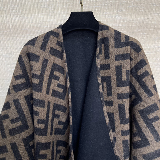 フェンディスーパーコピー FFモノグラムの両面ケープスカーフ