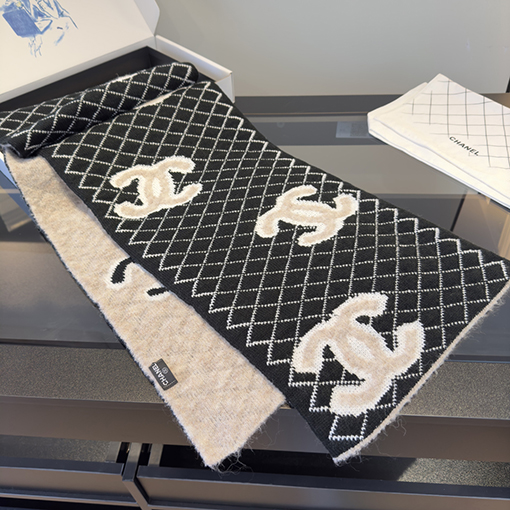 シャネル 刺繍のショールとスカーフ