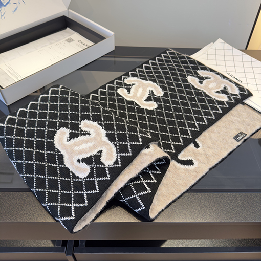 シャネル 刺繍のショールとスカーフ