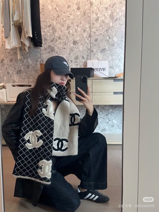 シャネル 刺繍のショールとスカーフ