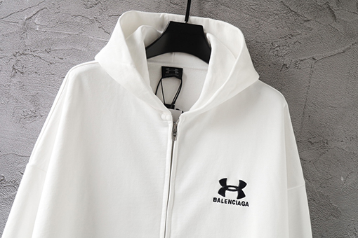 バレンシアガ Balenciaga アンダーアーマー 刺繍入り ジップアップ フード付き スウェットシャツ ジャケット