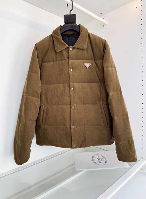 プラダスーパーコピー コーデュロイ レトロカラー ダウンジャケット