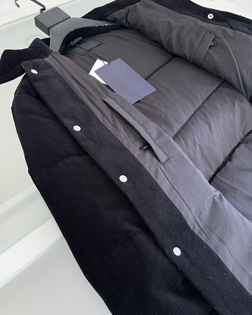 プラダスーパーコピー コーデュロイ レトロカラー ダウンジャケット