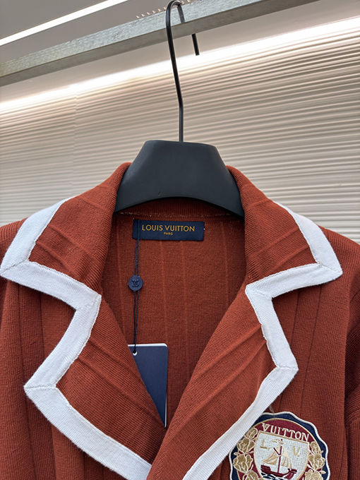 ルイヴィトンスーパーコピー プレッピースタイルのニットカーディガン