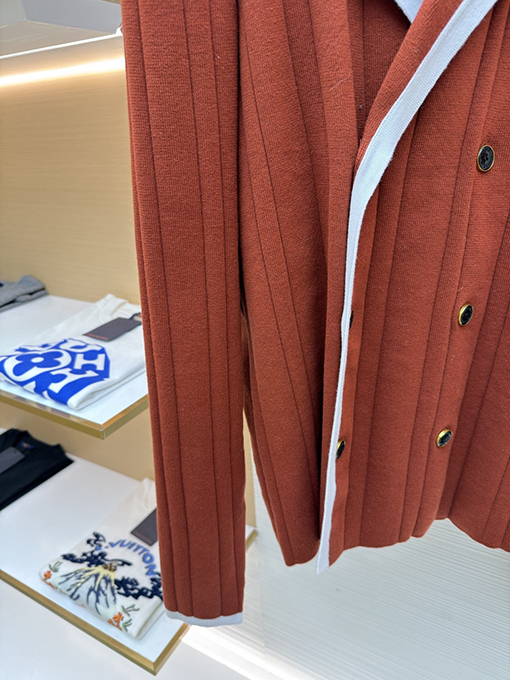 ルイヴィトンスーパーコピー プレッピースタイルのニットカーディガン