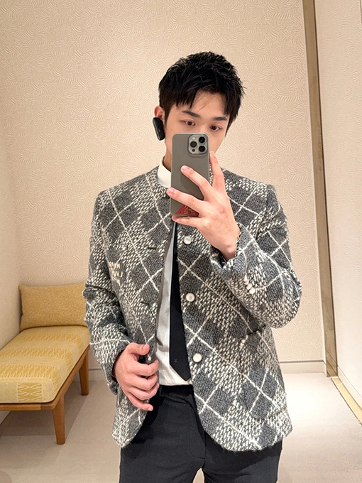 ルイヴィトンコピー 糸のタイが付いたツイードチェック柄コート