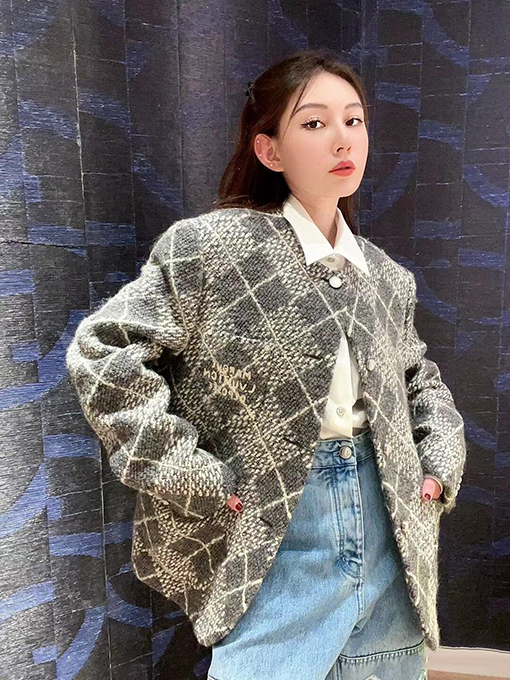 ルイヴィトンコピー 糸のタイが付いたツイードチェック柄コート