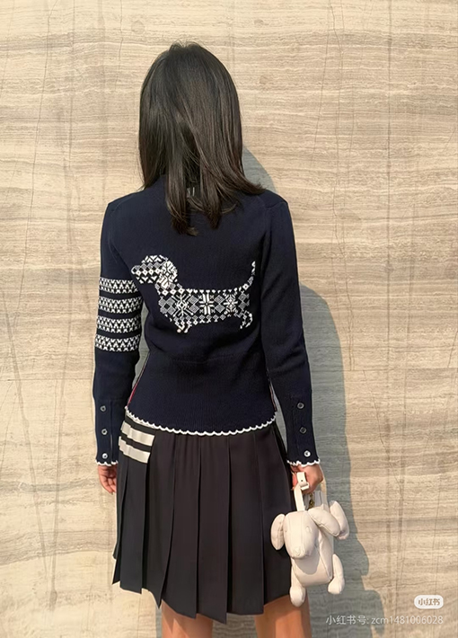 トムブラウンスーパーコピー スノーフレークドッグウールクルーネックセーター