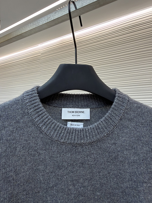 トムブラウンスーパーコピー スノーフレークドッグウールクルーネックセーター