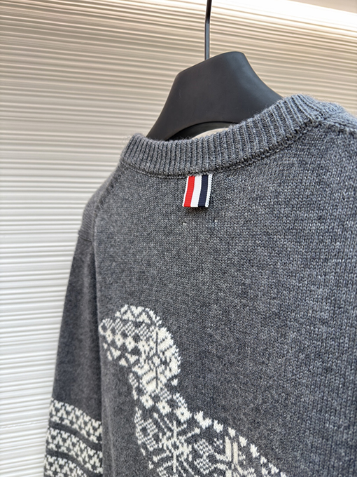 トムブラウンスーパーコピー スノーフレークドッグウールクルーネックセーター