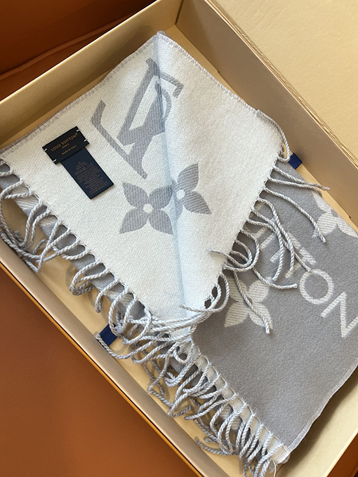 ルイヴィトン LV ESSENTIAL クラシックウールのスカーフ