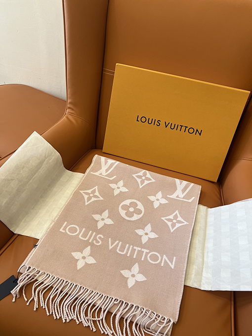 ルイヴィトン LV ESSENTIAL クラシックウールのスカーフ