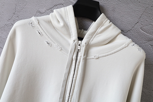 バレンシアガ Balenciaga クラシックなレターテーププリントのウォッシュとダメージをしたジップアップパーカー