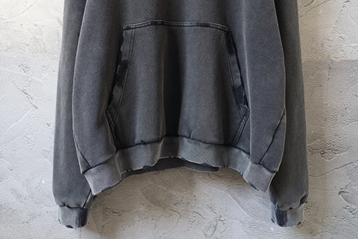 バレンシアガコピー Balenciaga レターウォッシュのダメージフード付きスウェットシャツ