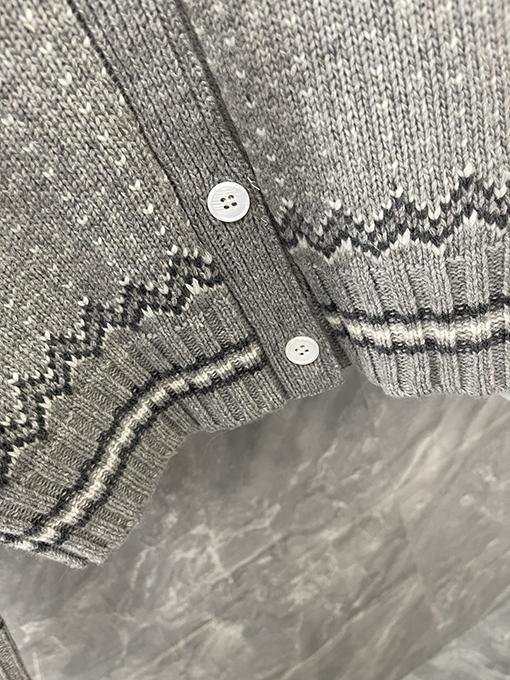 トムブラウン 新作フェアアイルクルーネックニットカーディガン