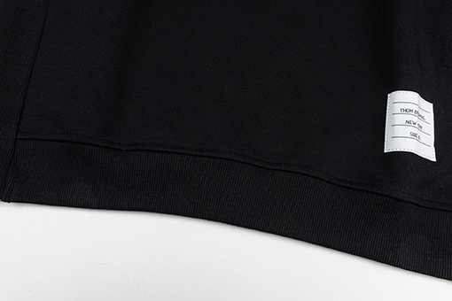 トムブラウンスーパーコピー クラシックな4ストライプのクルーネックスウェットシャツ