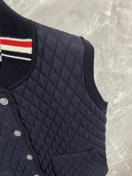 トムブラウンコピー 新しいダイヤモンド柄ウールカーディガンベスト