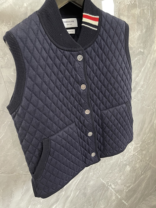 トムブラウンコピー 新しいダイヤモンド柄ウールカーディガンベスト