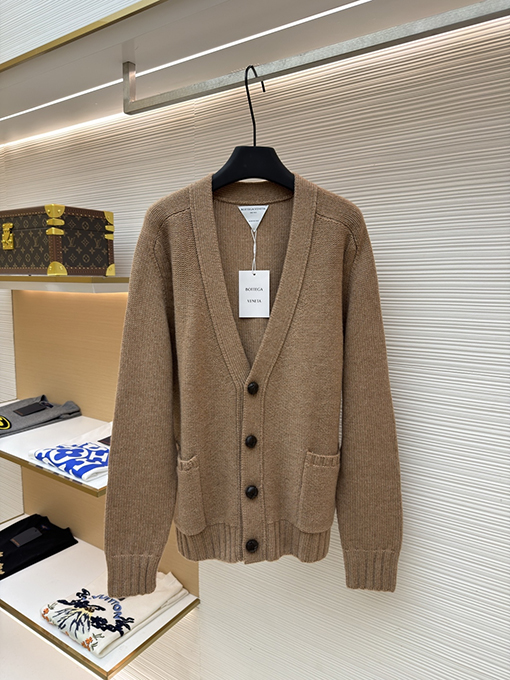 ボッテガヴェネタ Vネックウールニットカーディガン
