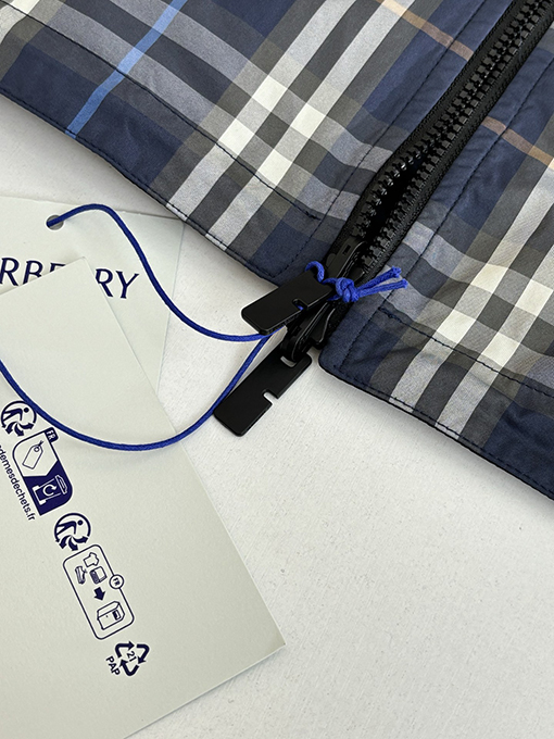 バーバリー チェック柄カラーブロックリバーシブルフード付きジャケット