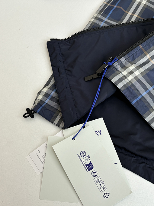 バーバリー チェック柄カラーブロックリバーシブルフード付きジャケット