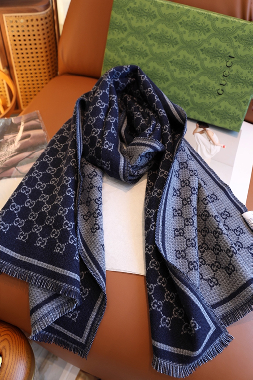 グッチコピー ゴールド糸で編んだGGウールスカーフ