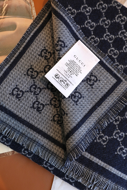 グッチコピー ゴールド糸で編んだGGウールスカーフ