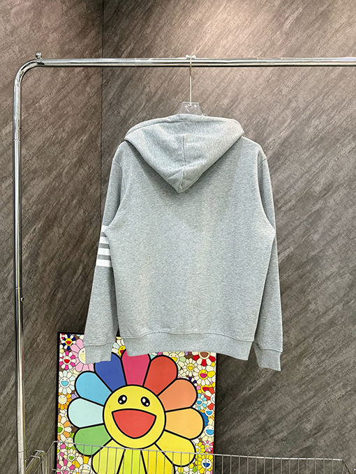 トムブラウン 4本のストライプとドローストリングが付いたダブルジッパーのフード付きジャケット