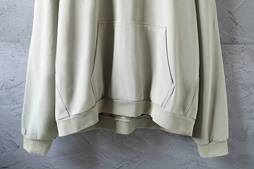 バレンシアガコピー Balenciaga クラシックな文字の刺繍ロゴパーカー