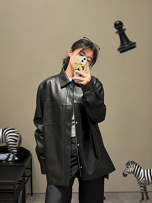 ロエベ ポケットジッパー付きレザージャケット