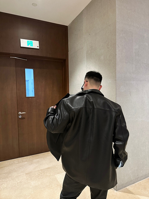 ロエベ ポケットジッパー付きレザージャケット