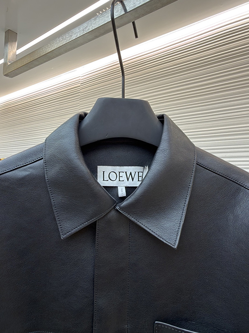 ロエベ ポケットジッパー付きレザージャケット