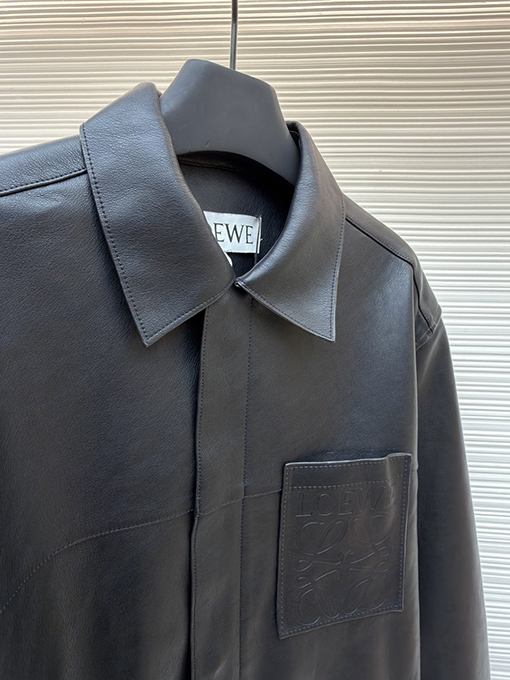 ロエベ ポケットジッパー付きレザージャケット