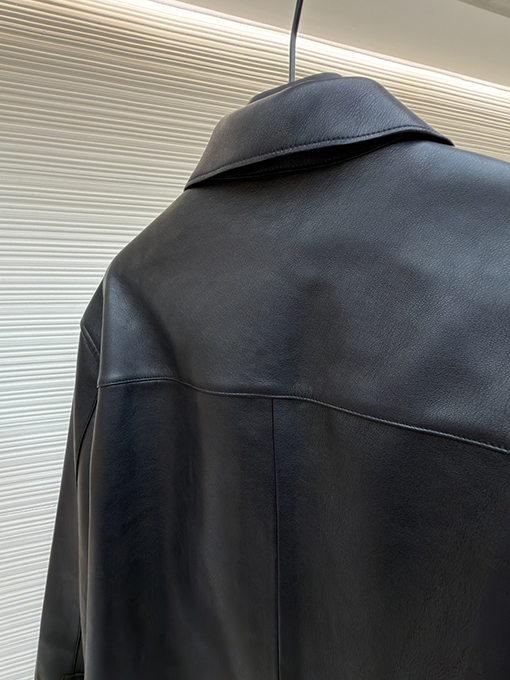 ロエベ ポケットジッパー付きレザージャケット