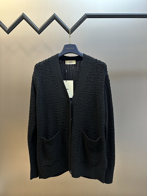 フェンディ バレーウェーブ ジャカード Vネック カーディガンセーター