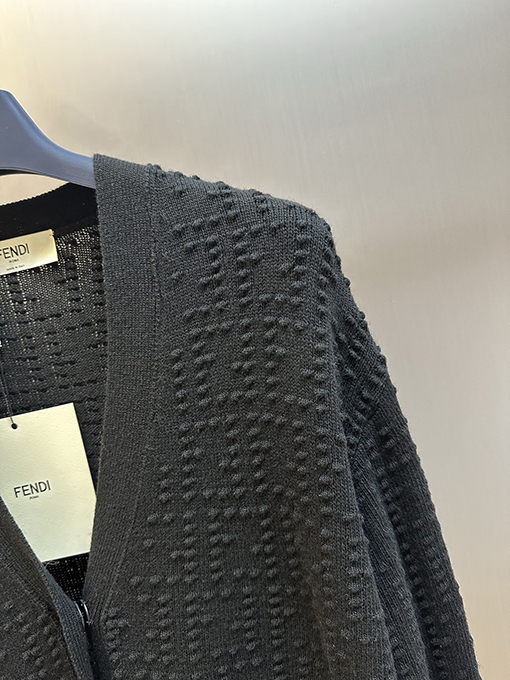フェンディ バレーウェーブ ジャカード Vネック カーディガンセーター