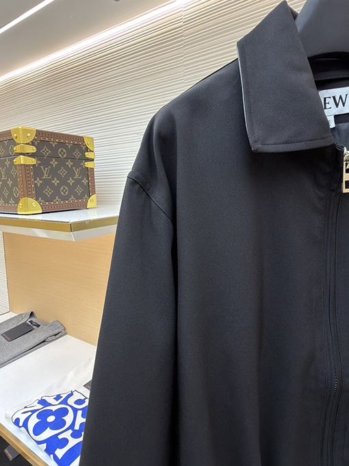 ロエベ LOEWE 刺繍レザーベルトラペルジャケット