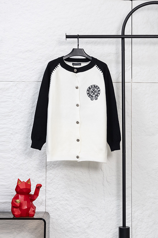 クロムハーツ サンスクリット語の馬蹄十字架の刺繍入りラグランスリーブカーディガンセーター