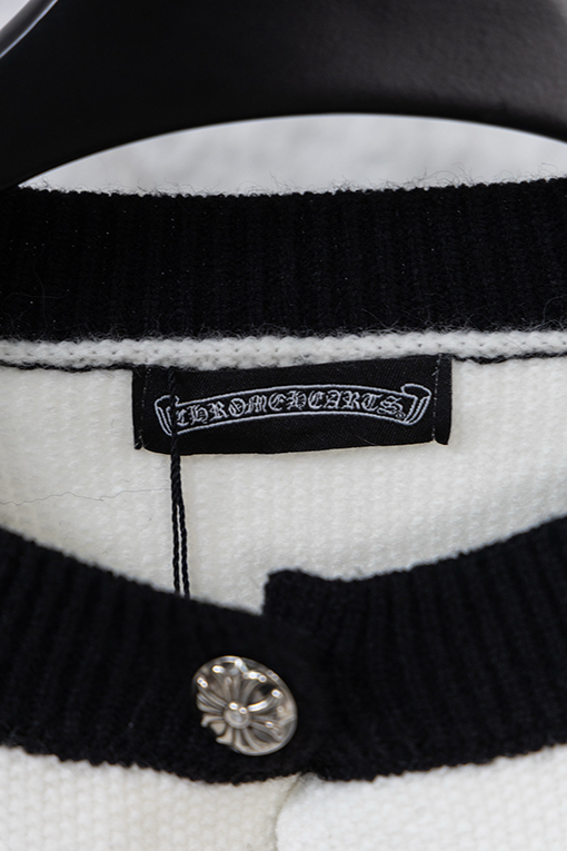 クロムハーツ サンスクリット語の馬蹄十字架の刺繍入りラグランスリーブカーディガンセーター