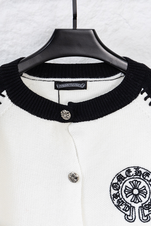 クロムハーツ サンスクリット語の馬蹄十字架の刺繍入りラグランスリーブカーディガンセーター