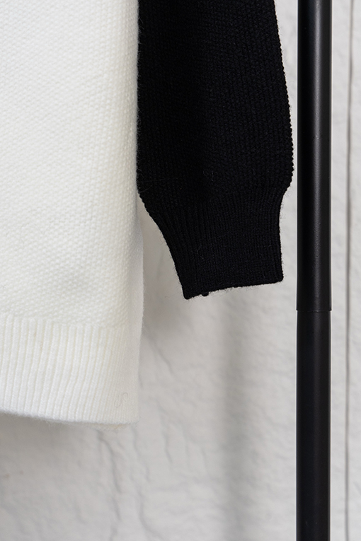 クロムハーツ サンスクリット語の馬蹄十字架の刺繍入りラグランスリーブカーディガンセーター