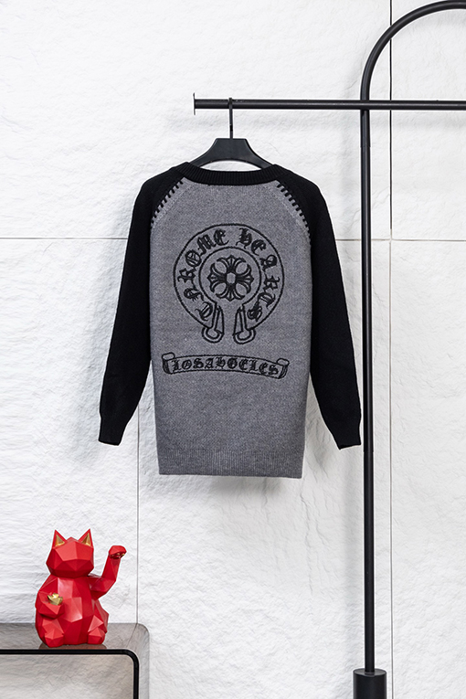 クロムハーツ サンスクリット語の馬蹄十字架の刺繍入りラグランスリーブカーディガンセーター