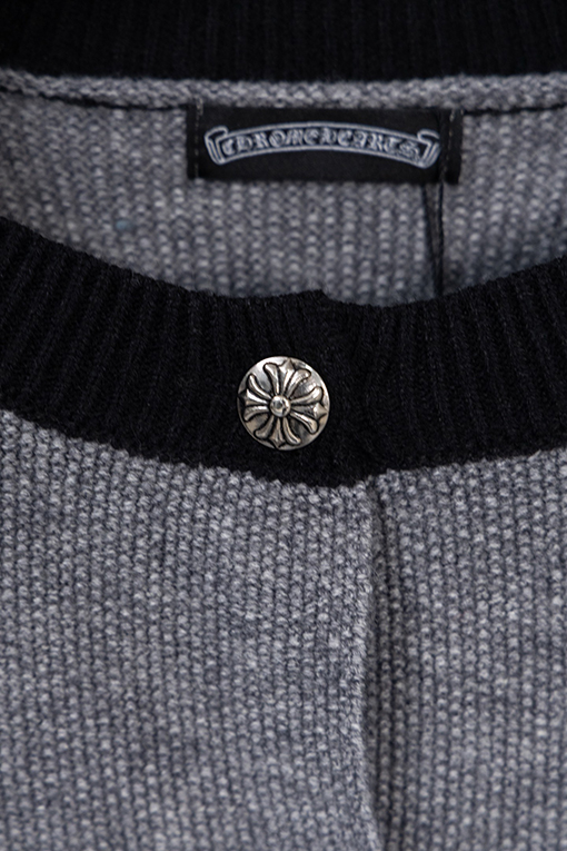 クロムハーツ サンスクリット語の馬蹄十字架の刺繍入りラグランスリーブカーディガンセーター