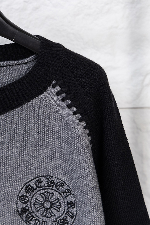 クロムハーツ サンスクリット語の馬蹄十字架の刺繍入りラグランスリーブカーディガンセーター