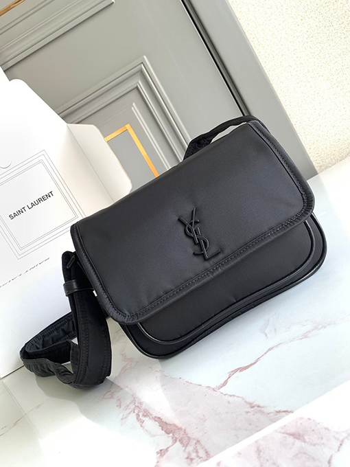 サンローラン NIKI 小さなナイロンメッセンジャーバッグ