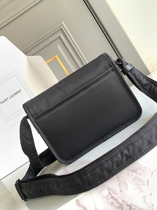 サンローラン NIKI 小さなナイロンメッセンジャーバッグ