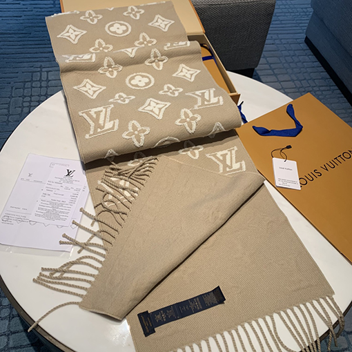 ルイヴィトンコピー 新モデル3Dステレオ Monogram カットアウトスカーフ