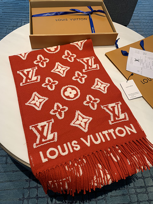 ルイヴィトンコピー 新モデル3Dステレオ Monogram カットアウトスカーフ
